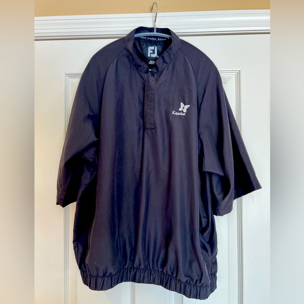 FootJoy Short Sleeved Windshirt with Elastic Waistband.
